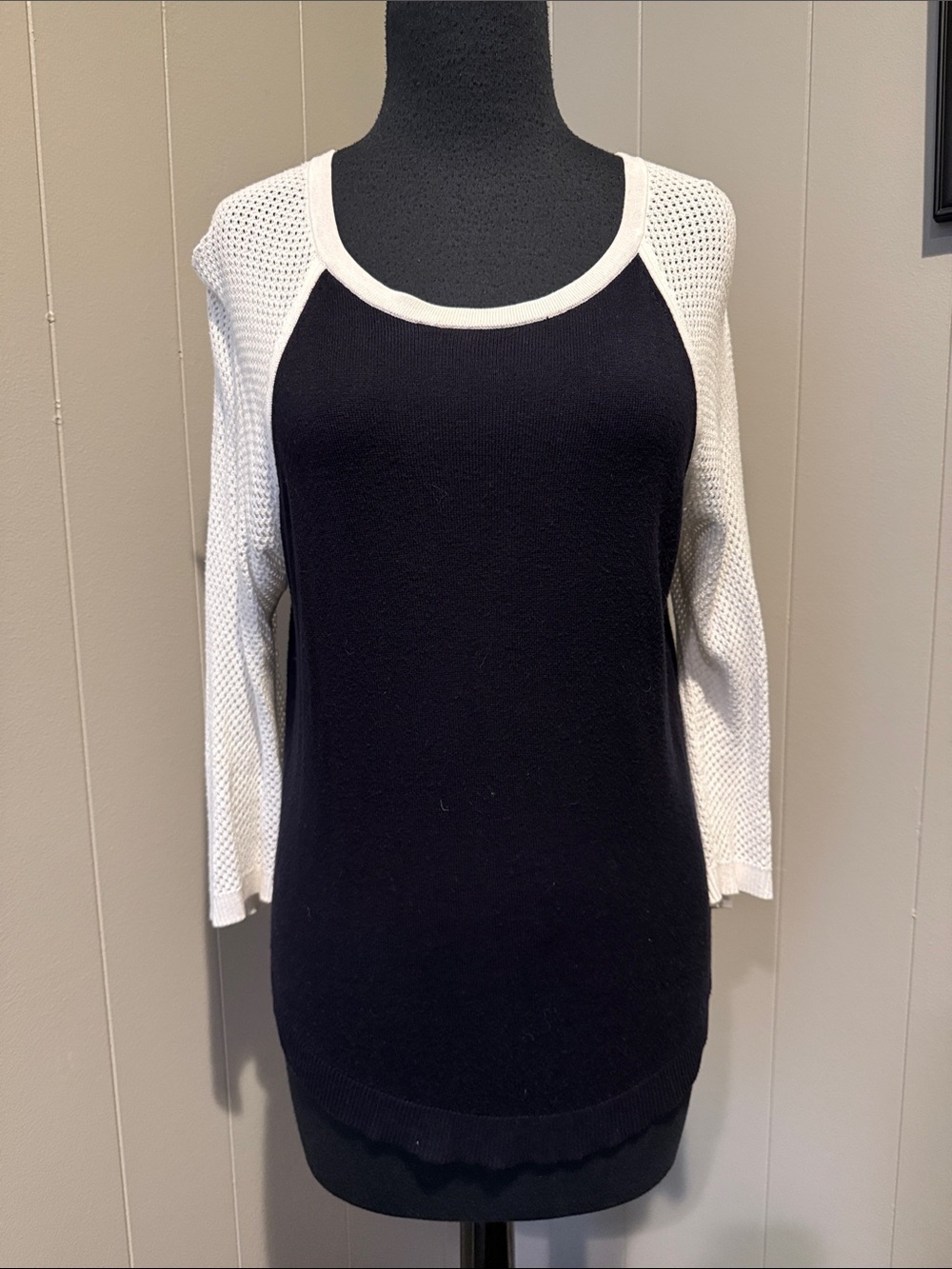 rag & bone jean Women’s Small Black Body with Raglan Sleeve Scoop Neck Sweater